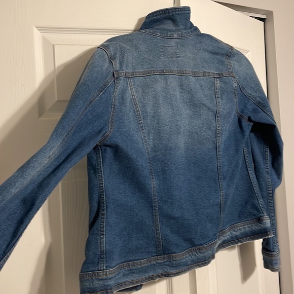 Womens jean jacket, Universal Thread, Medium - Picture 3 of 3